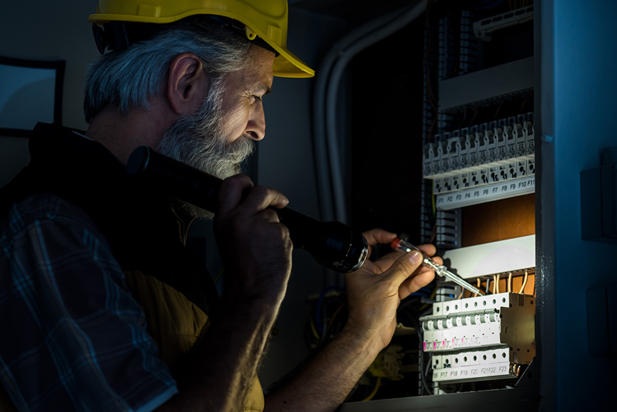 Über­spannungs­schutz bei Schmitt & Hemm Elektro GbR in Gaukönigshofen